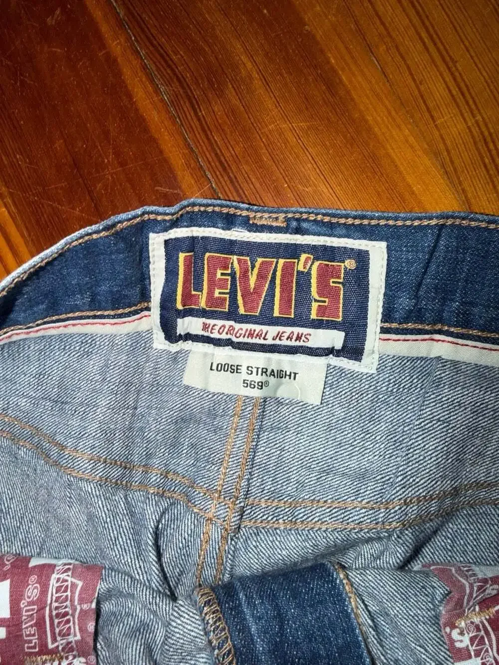 Levis levi 569